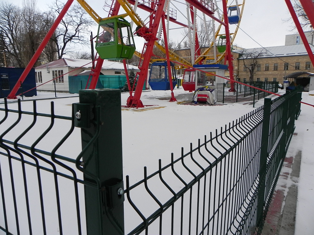 Ограждение 3D панелями Н-1метр колеса обозрения в центральном парке г.Ставрополь